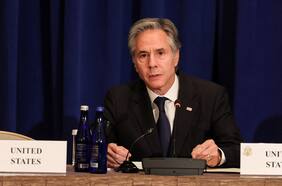 Blinken exige a Maduro que dialogue con la oposición y llama a mantener presión internacional sobre Venezuela