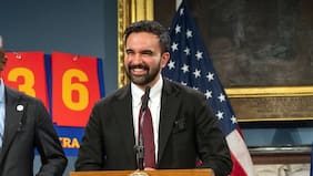 Alcalde de Nueva York firma una orden para limitar el poder del ICE en la ciudad