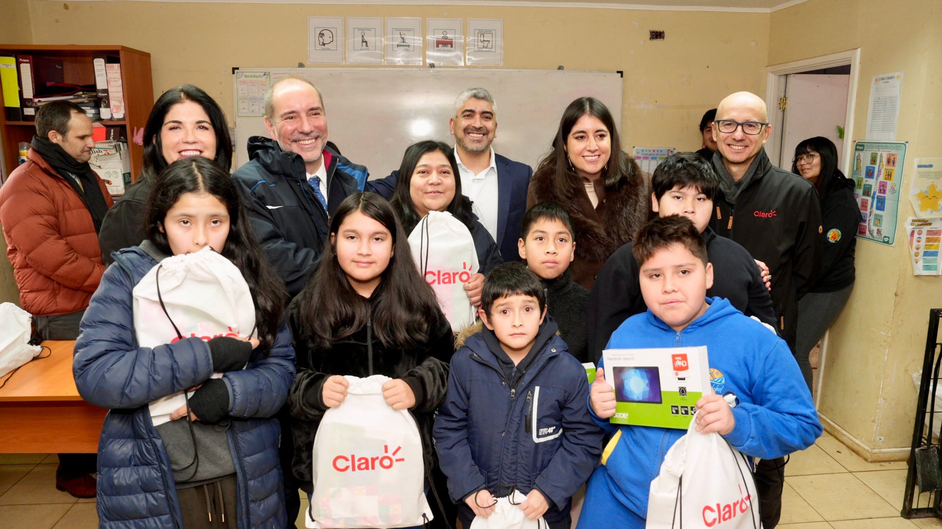 Conectividad que abre oportunidades: Claro Chile y Ministerio de Transportes y Telecomunicaciones inauguran 5G en escuela de Cholchol