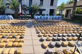 Tres detenidos y casi 2 toneladas de droga decomisada deja procedimiento policial en Pudahuel