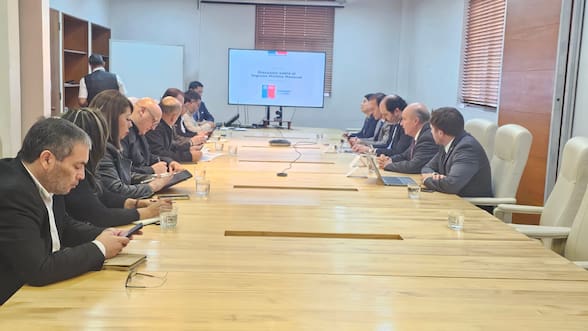 Hacienda ingresa proyecto que sube salario mínimo en $7.546 y fija nueva alza por IPC en enero de 2027