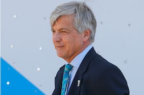 Mayne-Nicholls aborda con el Colmed déficit presupuestario en salud y advierte crecimiento de ludopatía en jóvenes