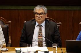 Marcel dice que el endeudamiento de los hogares debe ser un tema central de la institucionalidad económica