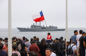Escuadra Nacional retorna a Valparaíso con desfile naval tras dos meses de operaciones en la zona austral
