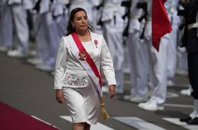 Congresistas peruanos impulsan moción de vacancia contra Boluarte por “viaje inconstitucional” a Brasil