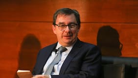 Salidas de libreto del ministro de Defensa despiertan críticas en el oficialismo