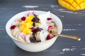 Cómo hacer un mousse de chirimoya con frutos rojos