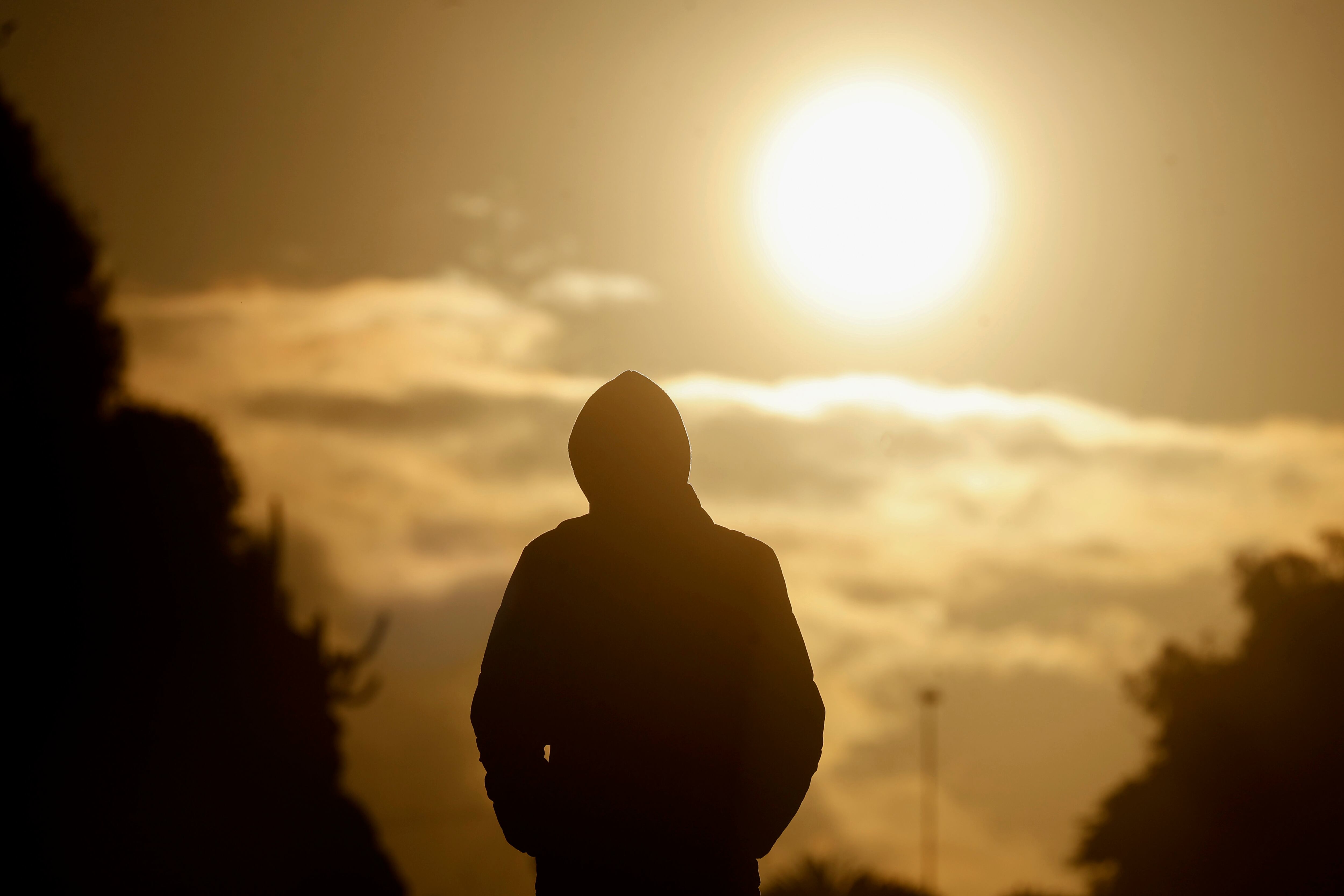 Hasta 35°C: DMC emite aviso meteorológico por altas temperaturas en dos regiones del país