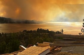 Senapred solicita evacuar sector de Vichuquén por incendio forestal que ha destruido 280 hectáreas