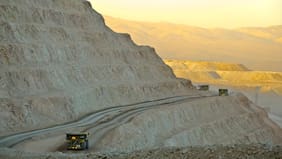 La producción industrial en Chile vuelve a crecer en septiembre, pero la minería sigue a la baja