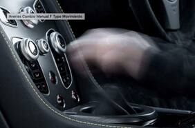 ¿Por qué no debemos apoyar la mano en la palanca de cambios?