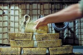 El oro extiende su corrección y ahora la onza se acerca al piso de los US$ 4.000