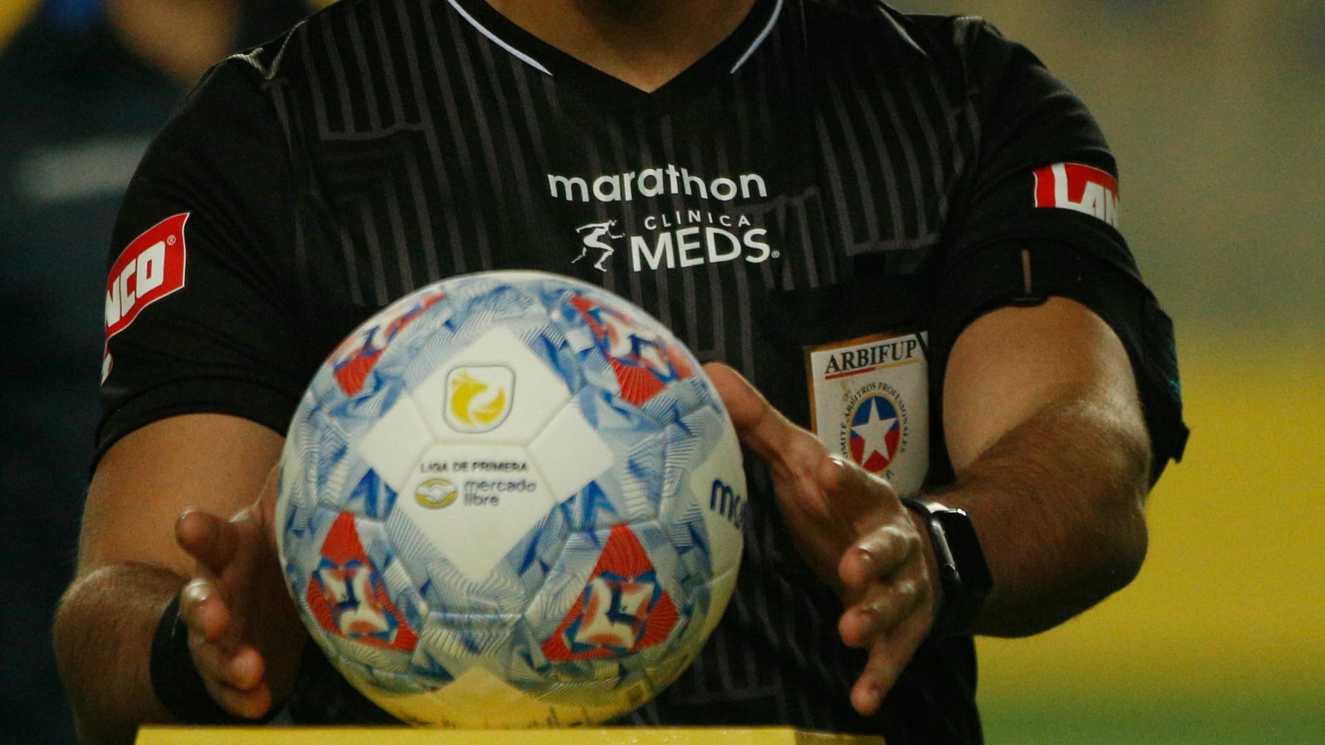 Aumenta la presión sobre Roberto Tobar: Colo Colo y la U pierden la paciencia con los arbitrajes y las "faltas de respeto"