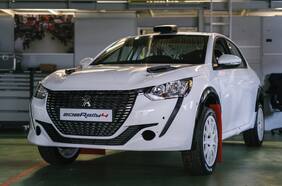 Todavía ni debuta, pero en Peugeot ya celebran los éxitos del nuevo 208 de rally