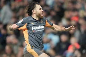 Ben Brereton está con la pólvora encendida: anota un doblete en caída del Derby County por el Championship