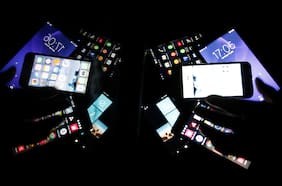 Telefonía móvil: Entel aumenta ventaja como líder, mientras pelea por el segundo lugar se estrecha