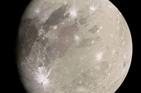 Por primera vez encuentran vapor de agua en Ganímedes, la luna más grande del Sistema Solar y que tiene más océanos que todos los mares de la Tierra