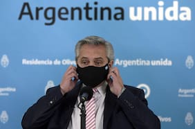 Presidente de Argentina espera vacunar contra el Covid-19 a “300 mil personas antes de fin de año”