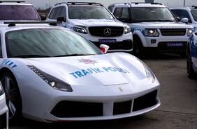 Policía turca incorpora a sus filas más de veinte autos de lujo incautados a una banda de narcotraficantes