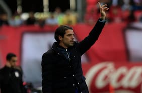 Fernando Gago cuestiona el arbitraje de Cristián Galaz tras derrota de la U ante Ñublense: “Vi un pisotón”