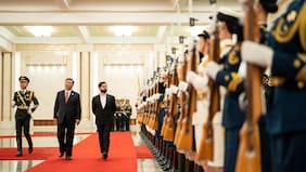 Gobierno deja en suspenso avance de proyecto chino y EE.UU. amenaza con sacar a Chile de la Visa Waiver