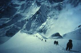 A 30 años de la hazaña chilena del Everest: los protagonistas recuerdan su viaje a la cima del mundo