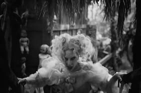 Filmado en un enigmático lugar y dirigido por Tim Burton: así es el comentado nuevo videoclip de Lady Gaga