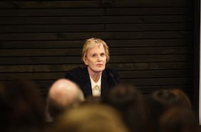 Siri Hustvedt en Chile: “Los hombres blancos han conservado su privilegio en la cultura”