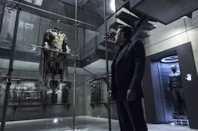 Un acercamiento al traje ofrece nuevos detalles sobre la muerte de Robin revelada en Batman vs Superman