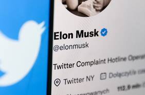 Los coletazos de la polémica y fallida política de etiquetado de Twitter: reconocidos medios dan la espalda a plataforma de Elon Musk