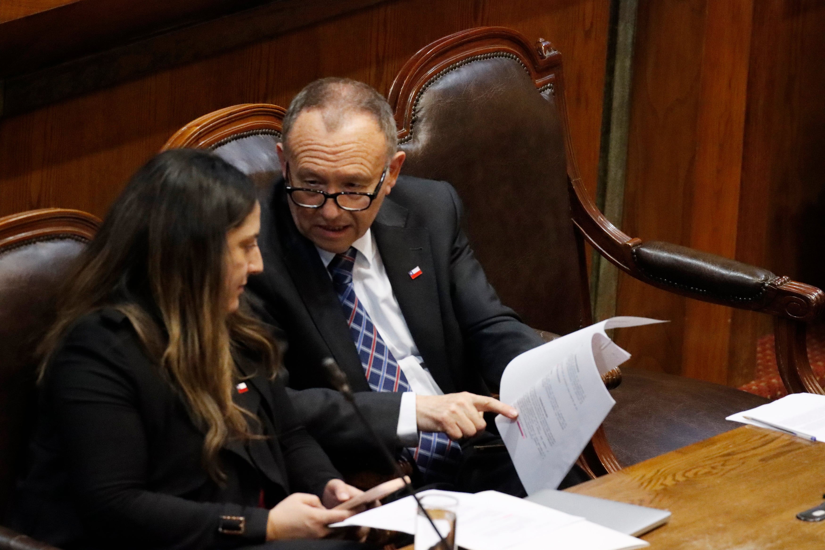 Tras semana de fuego cruzado por la Segpres: García Ruminot reúne a timoneles oficialistas en su casa