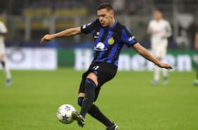 El amigo de Alexis: compañero de Sánchez en el Inter lidera la nómina de Albania para medirse contra Chile