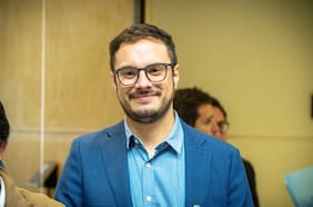 Diputado Sáez cuestiona acusación constitucional contra Pardow y acusa “interés electoral”