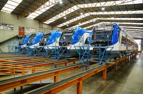 EFE presenta cuatro nuevos trenes para reforzar el servicio ferroviario en el sur