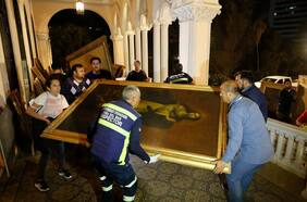 Retiran obras de arte y mobiliario desde Palacio Vergara ante cercanía de las llamas