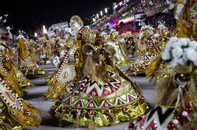 Regresa el deslumbrante Carnaval de Río tras pausa de dos años debido a pandemia de Covid-19