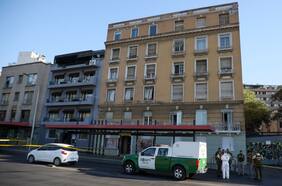 Sujeto muere baleado por carabineros en Santiago: se abalanzó con un cuchillo contra policías