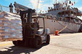 México envía a Cuba dos buques militares con más de 800 toneladas de ayuda humanitaria