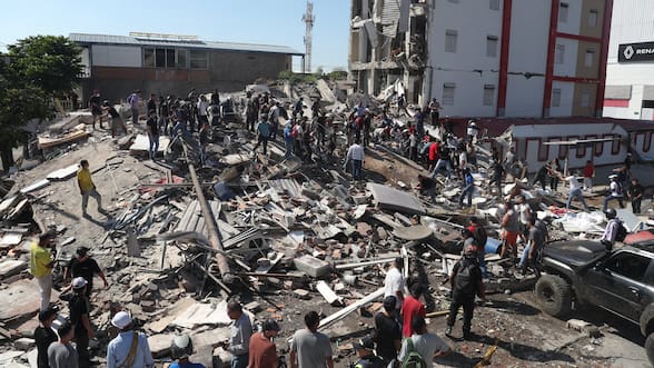 Terremoto más fuerte en una década en Colombia pone a prueba liderazgo de recién asumido presidente De la Espriella
