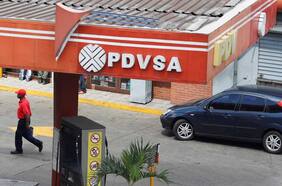 Justicia venezolana condena a dos exgerentes de la petrolera estatal por “liberar” información a EE.UU.
