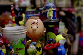 Este fanático ostenta una colección gigante de juguetes de restaurantes de comida rápida