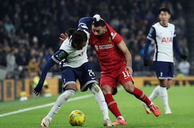 Copa de la Liga: el Liverpool busca remontar ante el Tottenham para soñar con la final de Wembley ante el Newcastle
