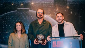 Ricardo Arjona marca un hito histórico en Movistar Arena y recibe reconocimiento del recinto