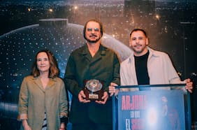 Ricardo Arjona marca un hito histórico en Movistar Arena y recibe reconocimiento del recinto