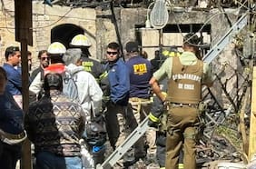 Incendio en tres viviendas deja a un hombre fallecido y 15 damnificados en Caldera