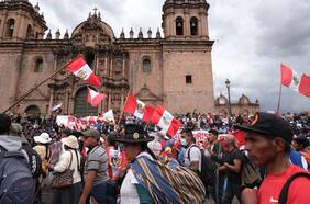 Congresistas de izquierda proponen anular moción de censura que destituyó a expresidente Castillo