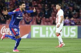 Con el regreso al gol de Lucero: la U vence a San Felipe y le arrebata el liderato de su zona en la Copa Chile