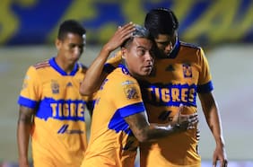 Llega prendido a la Roja: Vargas anota en la goleada de Tigres