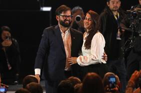 “Capullito de 23″: Presidente Boric y su pareja Paula Carrasco revelan el nombre de su hija
