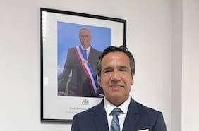 Actor Renato Münster renuncia a cargo de seremi de las Culturas de la RM un día después de asumir